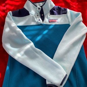 Blue color-blocked Vineyard Vines pull over